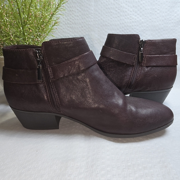 CLARKS COLLECTIONS BROWN LEATHER BOOTIES LIKE NEW WOMENS SIZE 8.5 - Picture 8 of 8